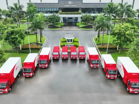 Sẵn sàng cho mùa Tết 2024: J&T Express tăng cường 140 xe tải mới