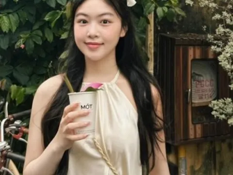 Ái nữ nhà MC Quyền Linh thể hiện EQ 1000 điểm khi xuất hiện cùng Hạt Dẻ và ba nhưng được khen "đẹp nhất nhà"