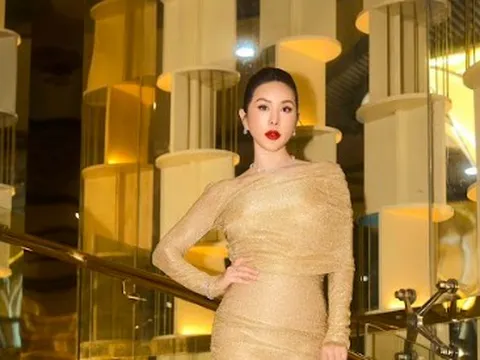 Trấn Thành là "tay chơi nước hoa" khét tiếng showbiz Việt nhưng cũng phải trầm trồ trước bộ sưu tập của Hoa hậu Thu Hoài