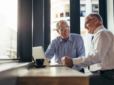 Nhiều "cụ ông, cụ bà" U80, U90 tại Việt Nam sở hữu khối tài sản hàng trăm, hàng nghìn tỷ đồng vẫn miệt mài điều hành cơ nghiệp