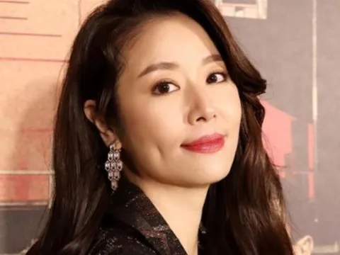 Bức ảnh bế con gái khiến Lâm Tâm Như gặp sóng gió: Là đang quan tâm, bảo vệ con hay chỉ làm màu khoe giàu có?