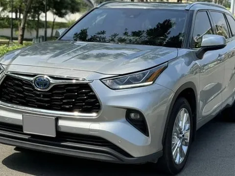 Toyota Highlander đi 3 năm chào giá đắt hơn BMW X5 mới, người bán chia sẻ: 'Full option không thiếu nút gì'