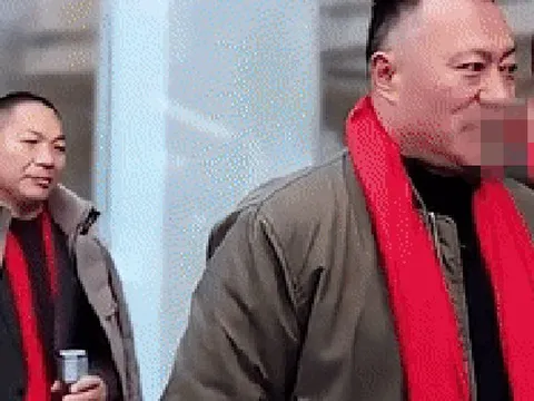 Công ty chi 27 tỷ mua 16 xe BMW thưởng Tết cho nhân viên, dân mạng xem màn trao quà chỉ biết trầm trồ: "Chốn kỳ diệu nào đây!"