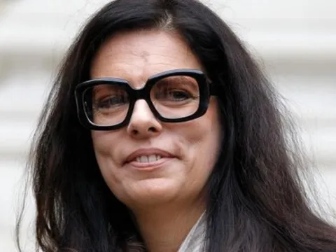 Tỷ phú thừa kế L'Oréal trở thành người phụ nữ đầu tiên có khối tài sản 100 tỷ USD