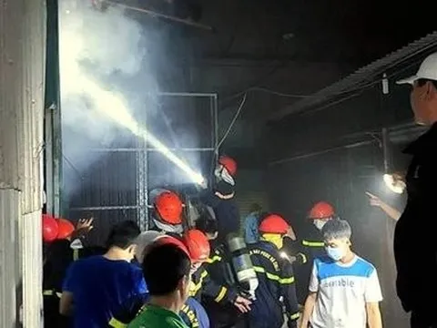 Nghệ An: Cháy lớn ở chợ nhiều hàng hoá bị thiêu rụi