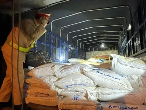 Liên tiếp phát hiện số lượng lớn thực phẩm không có nguồn gốc xuất xứ