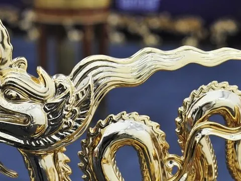 Chiêm ngắm Rồng dát vàng, hoa lan tiền tỷ chào đón năm mới Giáp Thìn 2024 ở Hà Nội