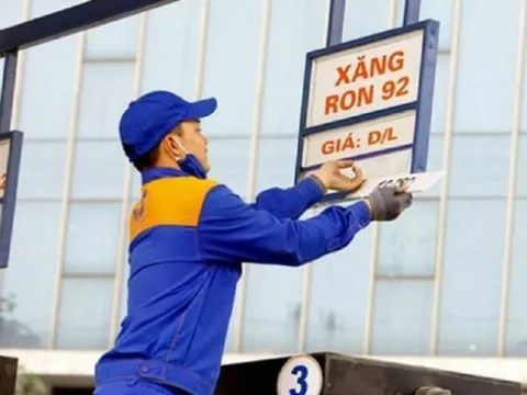 Giá xăng được dự báo tăng mạnh vào ngày mai