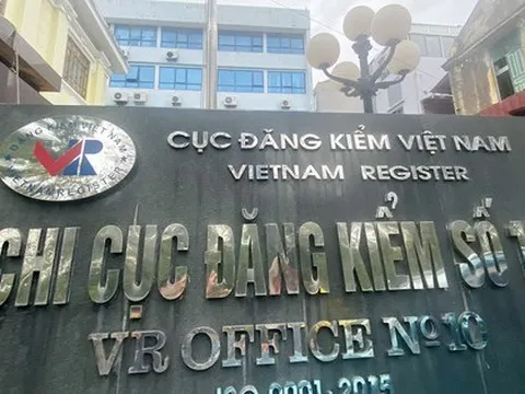 Khởi tố 3 kiểm định viên Chi cục Đăng kiểm số 10 về tội 'Nhận hối lộ'