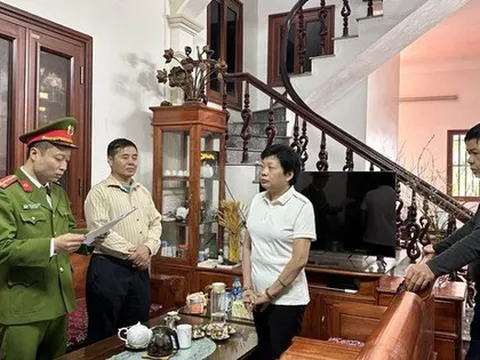 Bắt một Hiệu trưởng Trường mầm non ở Hà Nội