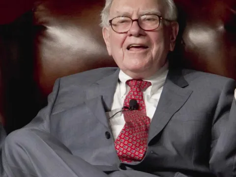 "Thần chứng khoán" Warren Buffett: Sau 30 tuổi hãy làm 3 VIỆC để sống đời ngoại hạng!