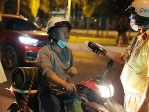 Uống 1 lon bia “tai hại” ở tiệc tất niên, người đàn ông bị phạt 7 triệu đồng