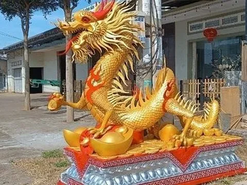 Ấn tượng linh vật rồng nặng hơn một tấn ở Đắk Lắk