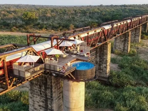 Tàu bỏ hoang thành điểm check-in 'độc nhất vô nhị'