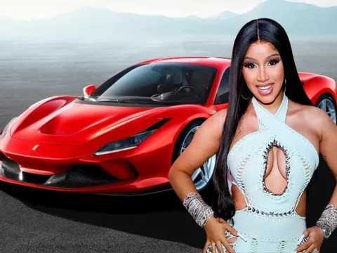 Tiền nhiều để làm gì? Một triệu phú không biết lái xe nhưng tậu hẳn đội xế hộp tiền tỷ toàn Lamborghini, Mercedes vì một lý do