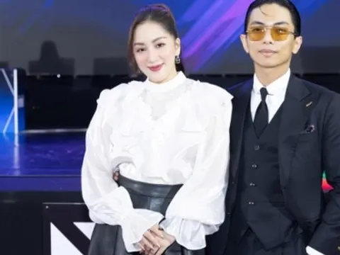 Khánh Thi lộ diện bên Phan Hiển sau thời gian sang Singapore chữa bệnh, sức khoẻ và nhan sắc ra sao?