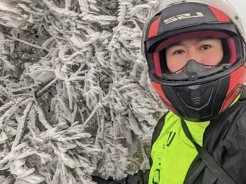 Nơi rét nhất Việt Nam 1 ngày đón 2000 lượt khách: "Ngồi ô tô thì 5 tiếng không biết lên tới đỉnh chưa"