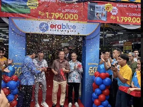 Ước tính đóng 200 cửa hàng tại Việt Nam trong 3 tháng cuối năm 2023, Thế giới di động vừa khai trương cửa hàng Erablue thứ 50 tại Indonesia