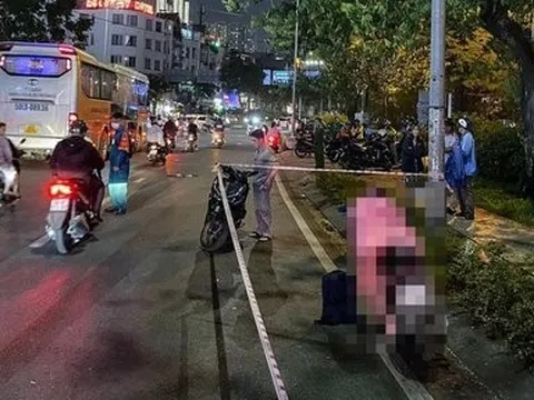 Tp.HCM: Người phụ nữ tử vong trên xe máy giữa phố đông