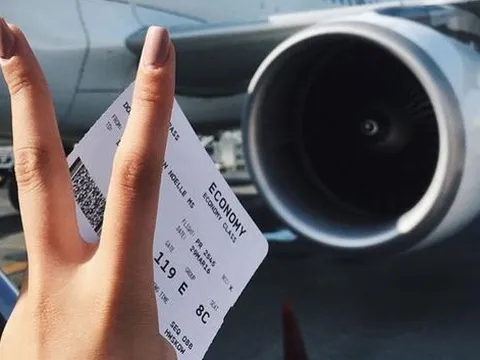 Hành động rất nhiều người làm khi đi máy bay: Tưởng là 'sành điệu' nhưng có thể khiến mất tiền không hay