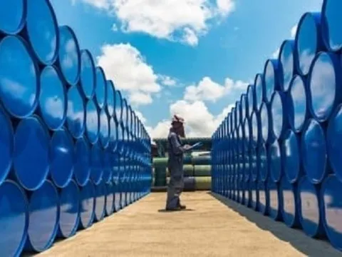 Giá dầu thế giới trên đà tăng mạnh