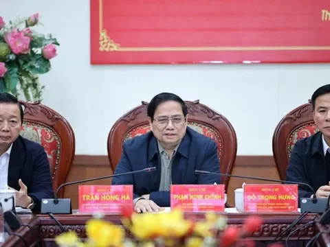 Thủ tướng chủ trì Hội nghị với 9 tỉnh về đường dây 500 kV mạch 3