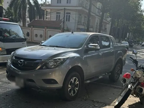 Bình Phước: Xử lý tài xế vi phạm nồng độ cồn, trốn vào nhà vệ sinh