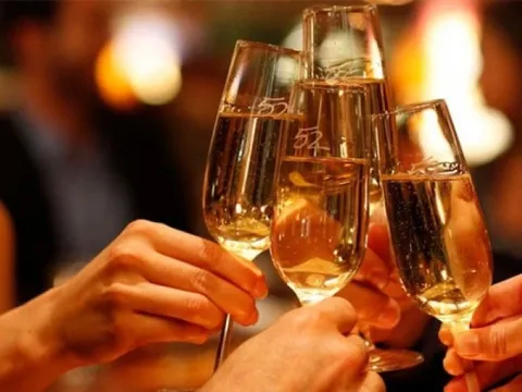 ​Bộ Y tế: Ngày Tết hãy thận trọng khi uống rượu bia vì không có ngưỡng nào là an toàn