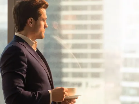 Trước 50 tuổi, đầu tư vào bản thân theo 2 cách chứng tỏ tầm nhìn lớn, về già ung dung hưởng phúc