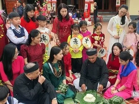 Hải Phòng: Làng nghề gói bánh chưng “đỏ lửa” suốt dịp giáp Tết