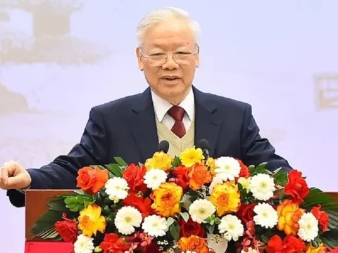 Tự hào và tin tưởng dưới lá cờ vẻ vang của Đảng, quyết tâm xây dựng một nước Việt Nam ngày càng giàu mạnh, văn minh, văn hiến và anh hùng