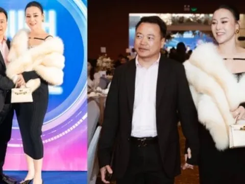 Shark Bình khoe ảnh cùng vợ đi YEP công ty, Phương Oanh chuẩn dáng phu nhân tổng tài!