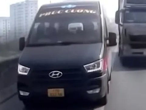 Đi vào làn khẩn cấp trên đường Vành đai 3, tài xế xe khách bị phạt 5 triệu đồng