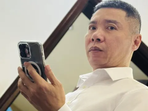 Bất ngờ trước hình ảnh phong độ của Công Lý sau thời gian bị bệnh, bà xã nhìn anh lên đồ mà tỉnh cả ngủ