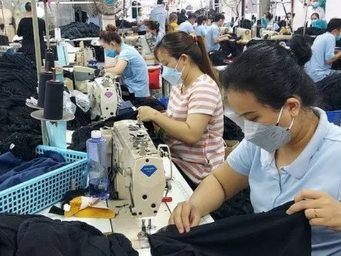 Trình Chính phủ tăng lương tối thiểu vùng 6% từ 1-7