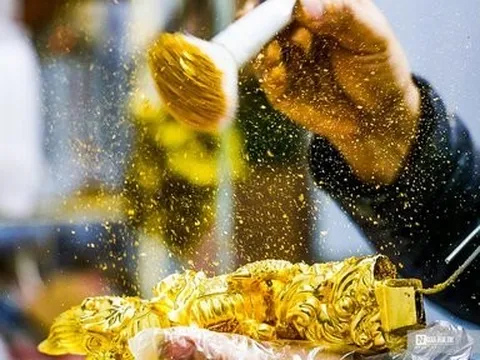 Linh vật “Hí long vân” dát 24k lên kệ đón Tết 2024