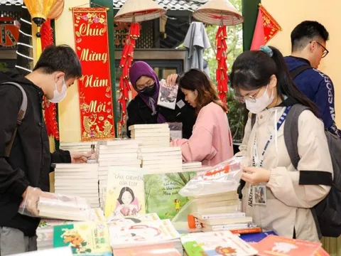 Hà Nội: Phố sách Xuân Giáp Thìn 2024 mở cửa xuyên tết