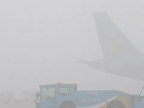 Họp khẩn lên phương án điều hành vì sân bay Nội Bài liên tục có sương mù dày đặc