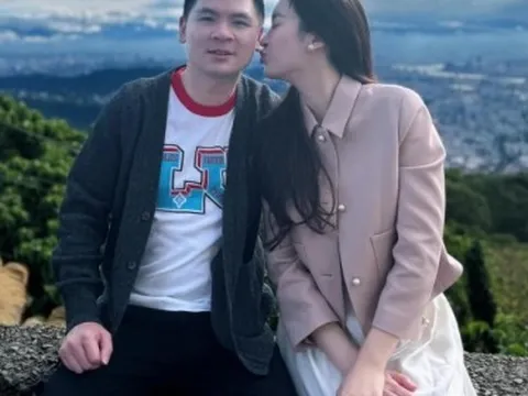 Hoa hậu Đỗ Mỹ Linh cùng Chủ tịch Hà Nội FC đón sinh nhật ở nước ngoài, trao cho ông xã nụ hôn ngọt ngào