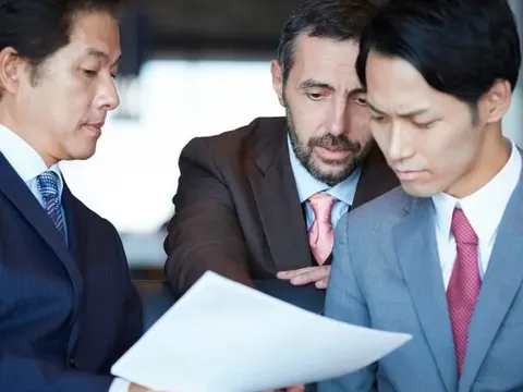 Sự nghiệp lẹt đẹt, làm mãi không được thăng chức, tăng lương vì mắc 3 HÀNH VI xấu xí: Năm mới sửa đổi để sống đời thăng hạng!