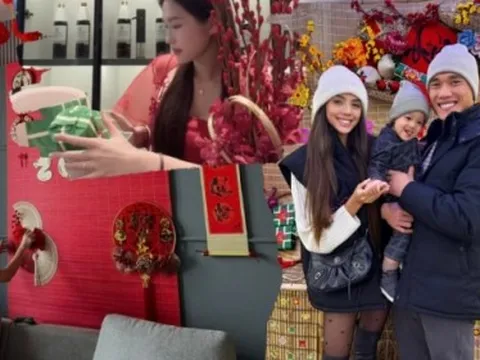 Tết của các "nóc nhà" cầu thủ: Người thảnh thơi sang chảnh trong căn hộ view triệu đô, người tất bật chăm con than "Tết xa phết"