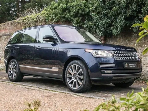 Ai từng ước có chiếc Range Rover của nữ hoàng Anh giờ có thể mua được: Xe đi 30.000km sau 7 năm, đã lắp thêm 'đồ chơi'