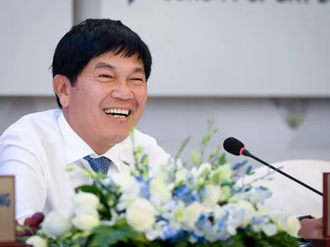 Tỷ phú Trần Đình Long tặng món quà trị giá hơn 300 tỷ đồng cho quê hương