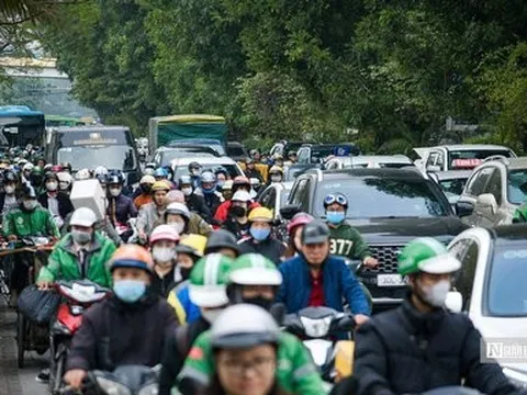 Hà Nội: Giao thông những ngày cận Tết đông nghịt