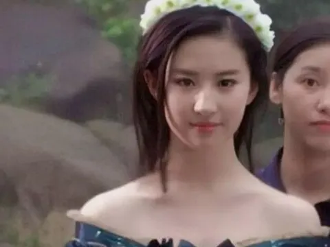 Lưu Diệc Phi lại gây sốt với ảnh hồi cấp 2, nhan sắc ra sao mà được nhận xét xinh hơn cả hiện tại?