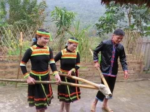 Tết lạ của người Thủy dưới chân núi Pù Chậu