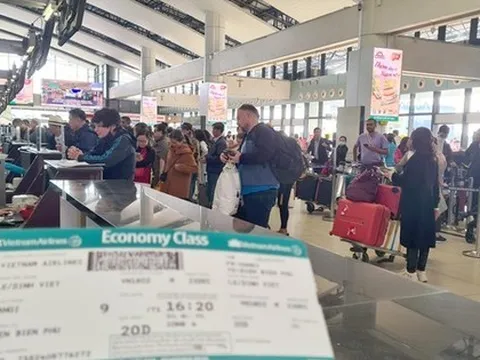 Vé máy bay từ TPHCM đang ‘cháy khét’ bất ngờ giảm mạnh