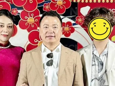 Phương Oanh xách túi Hermes cùng Shark Bình đi xông đất ngày mùng 1 Tết, khí chất giàu sang phơi phới