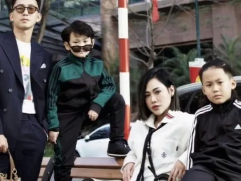 Tết không diện áo dài, gia đình tiền vệ có gu thời trang đẹp nhất làng bóng đá tung bộ ảnh cực chất