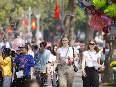 Trên 100.000 lượt khách quốc tế đến Hà Nội dịp Tết Nguyên đán